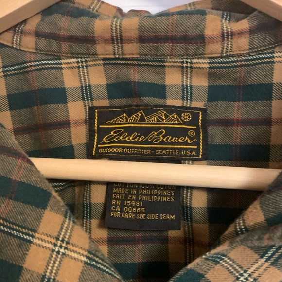 Vintage Eddie Bauer women’s plaid lightweight flannel, medium - Picture 4 of 9